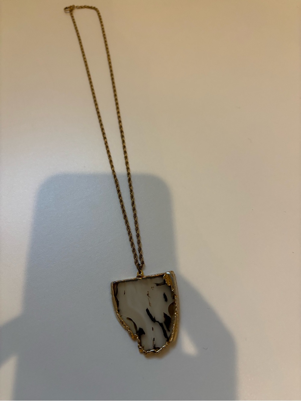 Vintage Gold-Tone White Marbled Pendant Necklace - Women's Jewelry